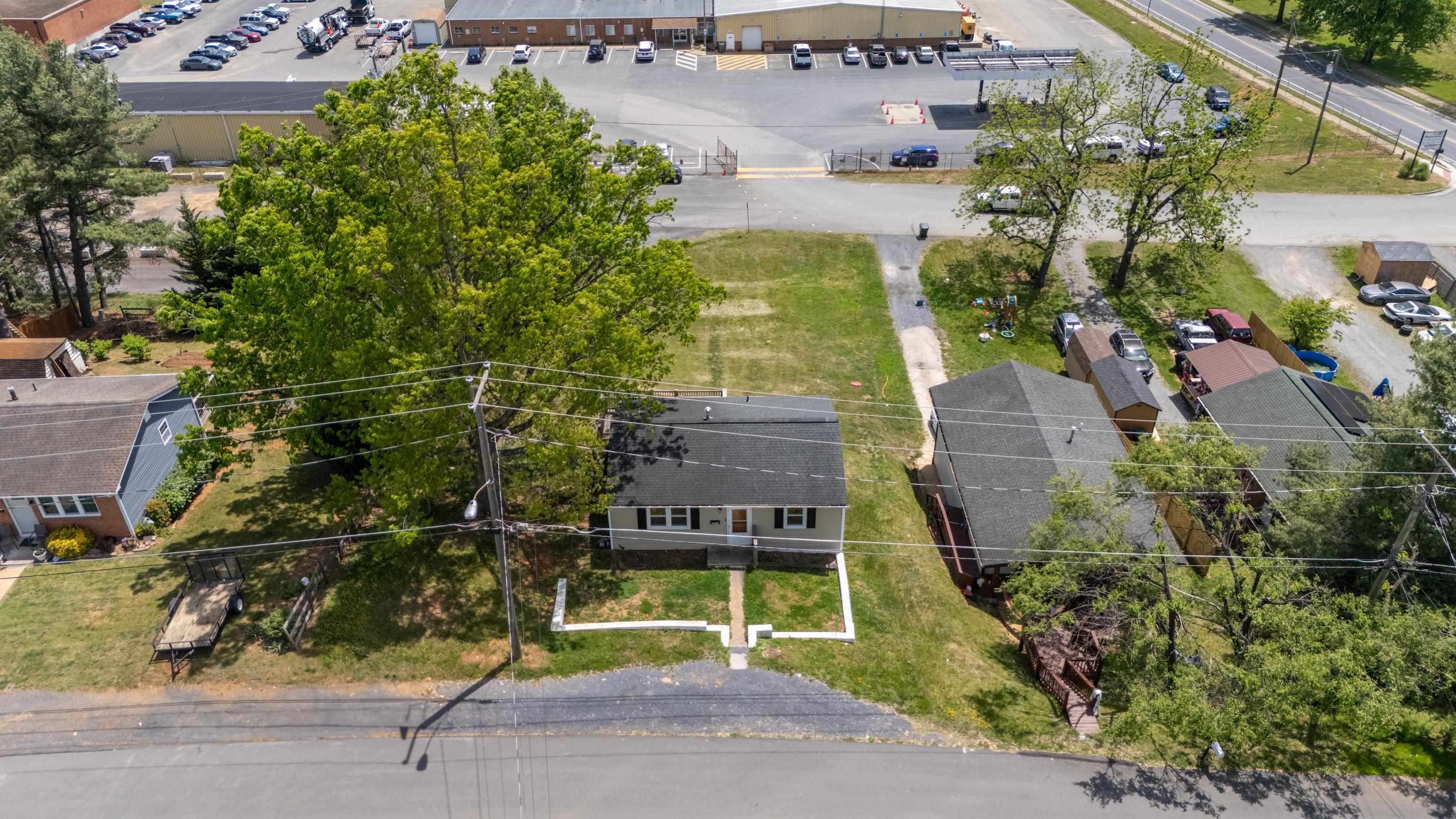 870 FAIRFAX AVE, WAYNESBORO, Virginia 22980, 2 Bedrooms Bedrooms, ,1 BathroomBathrooms,Residential,870 FAIRFAX AVE,676833 MLS # 676833