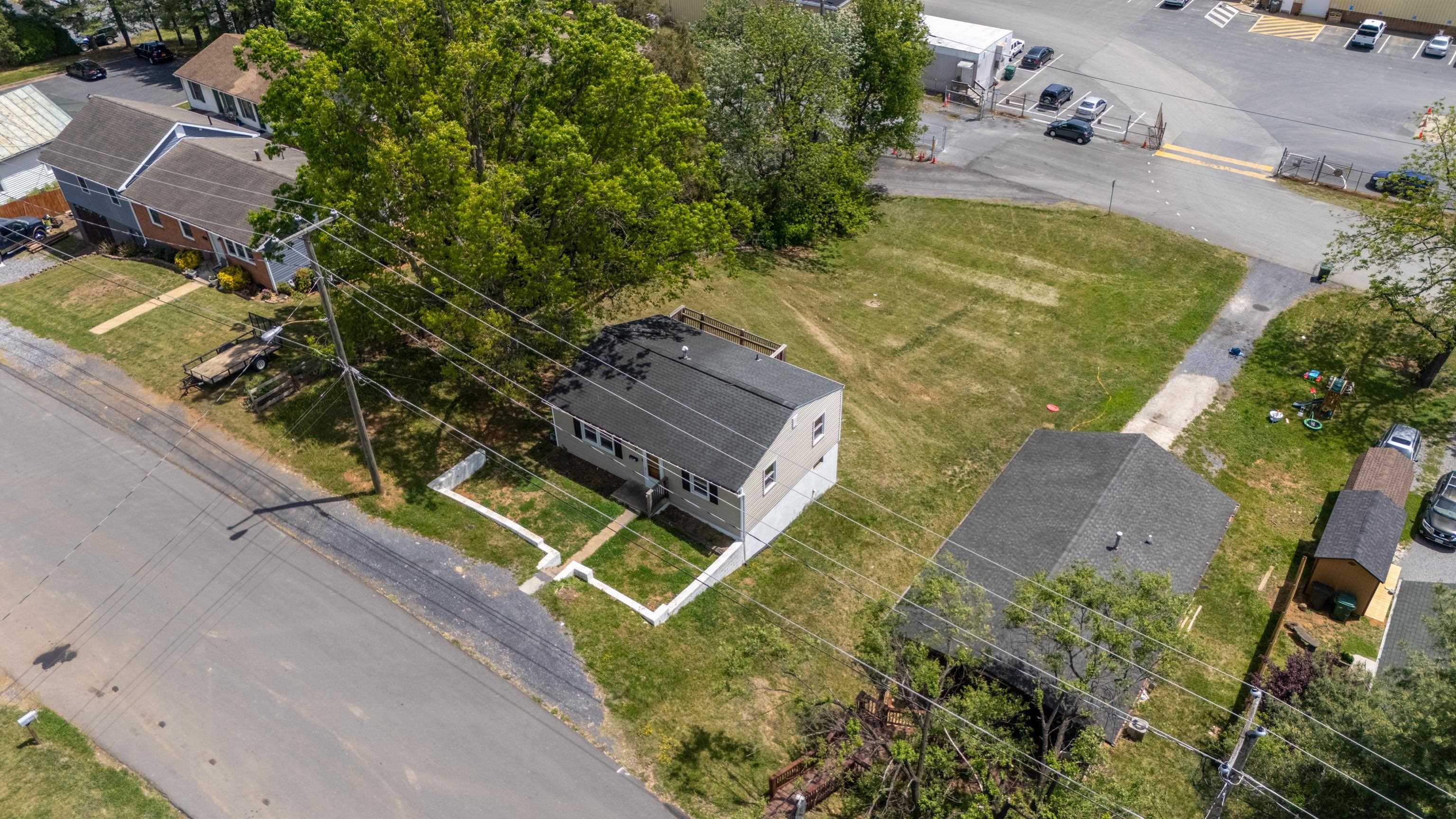 870 FAIRFAX AVE, WAYNESBORO, Virginia 22980, 2 Bedrooms Bedrooms, ,1 BathroomBathrooms,Residential,870 FAIRFAX AVE,676833 MLS # 676833