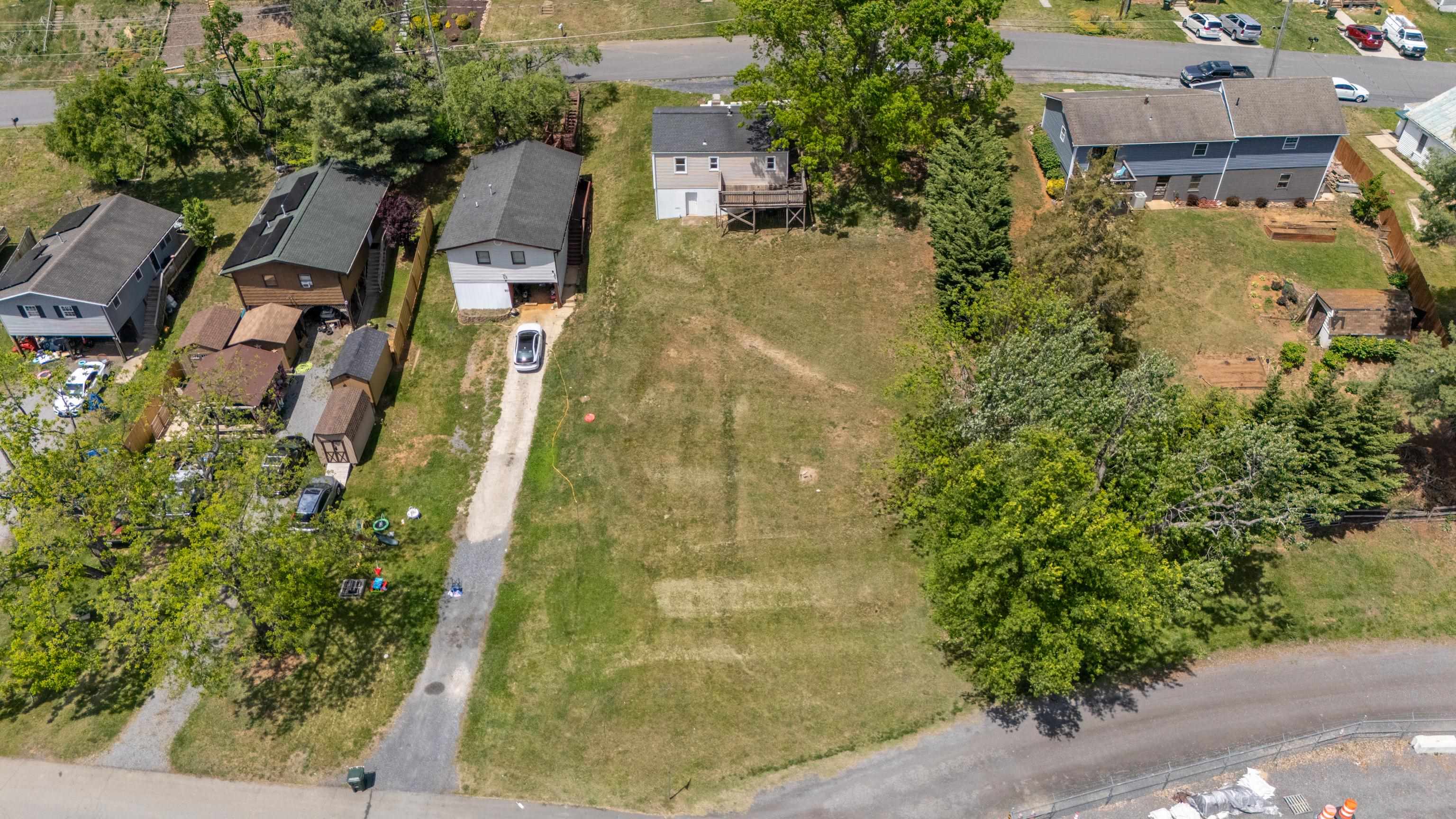 870 FAIRFAX AVE, WAYNESBORO, Virginia 22980, 2 Bedrooms Bedrooms, ,1 BathroomBathrooms,Residential,870 FAIRFAX AVE,676833 MLS # 676833