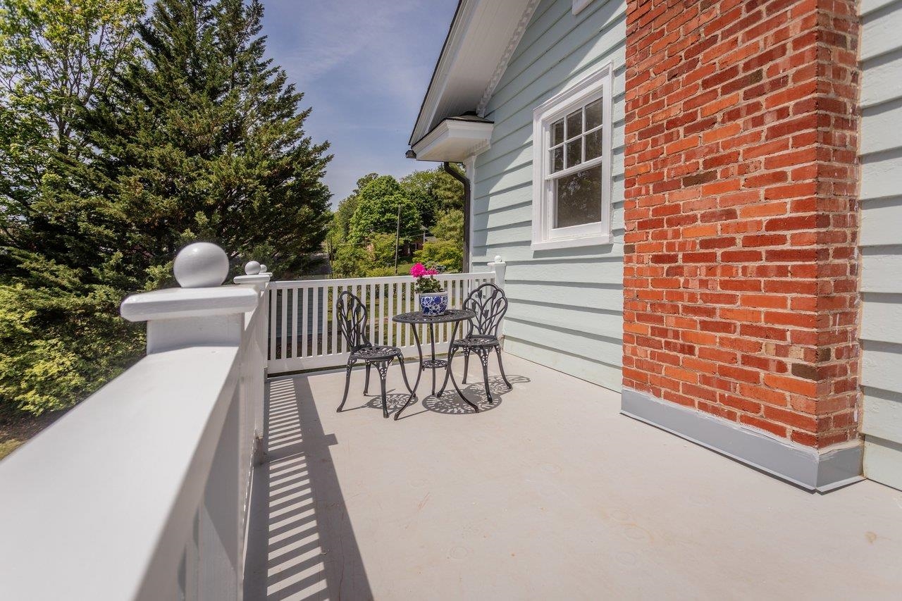 208 LEE ST, STAUNTON, Virginia 24401, 3 Bedrooms Bedrooms, ,1 BathroomBathrooms,Residential,208 LEE ST,676835 MLS # 676835