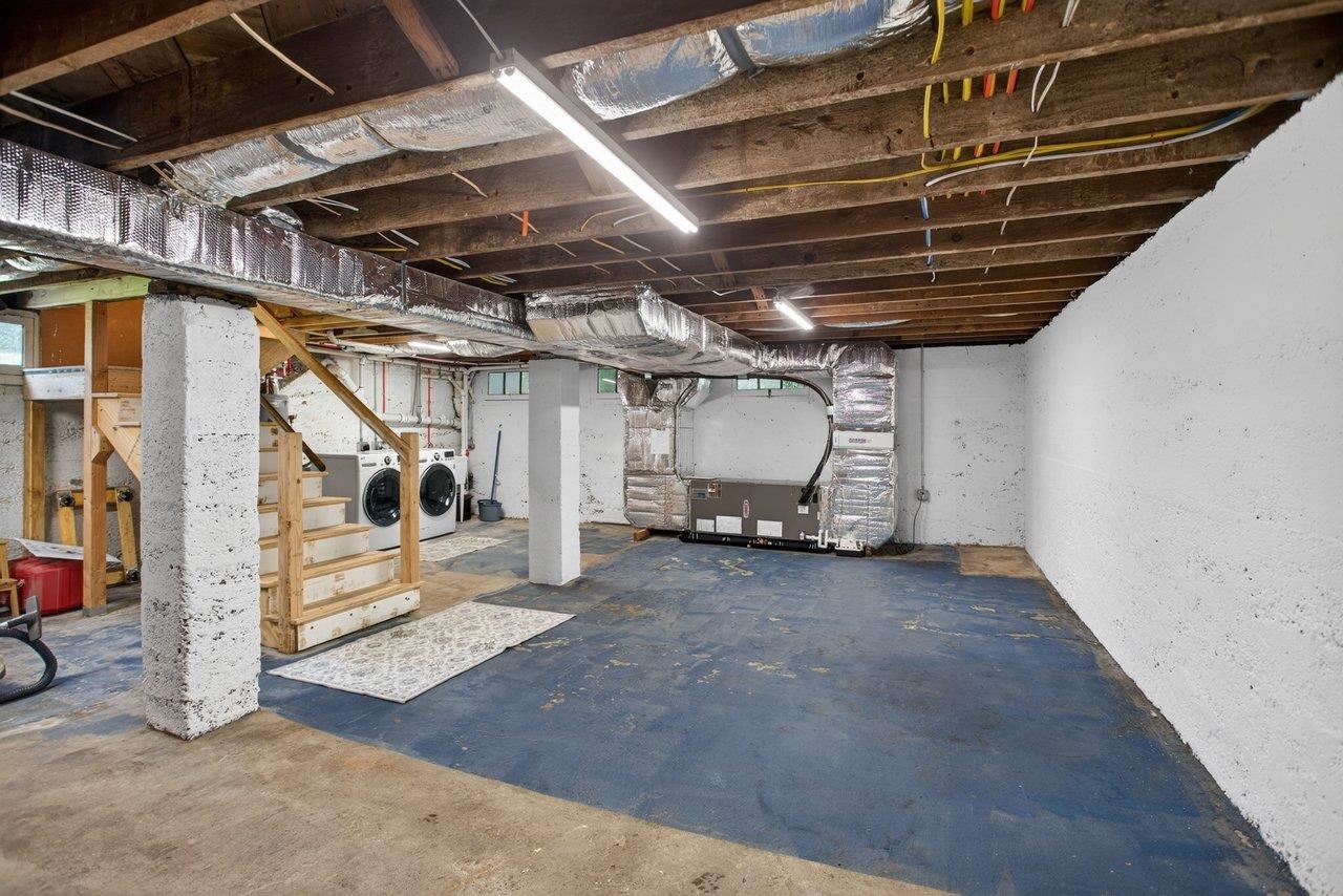 208 LEE ST, STAUNTON, Virginia 24401, 3 Bedrooms Bedrooms, ,1 BathroomBathrooms,Residential,208 LEE ST,676835 MLS # 676835