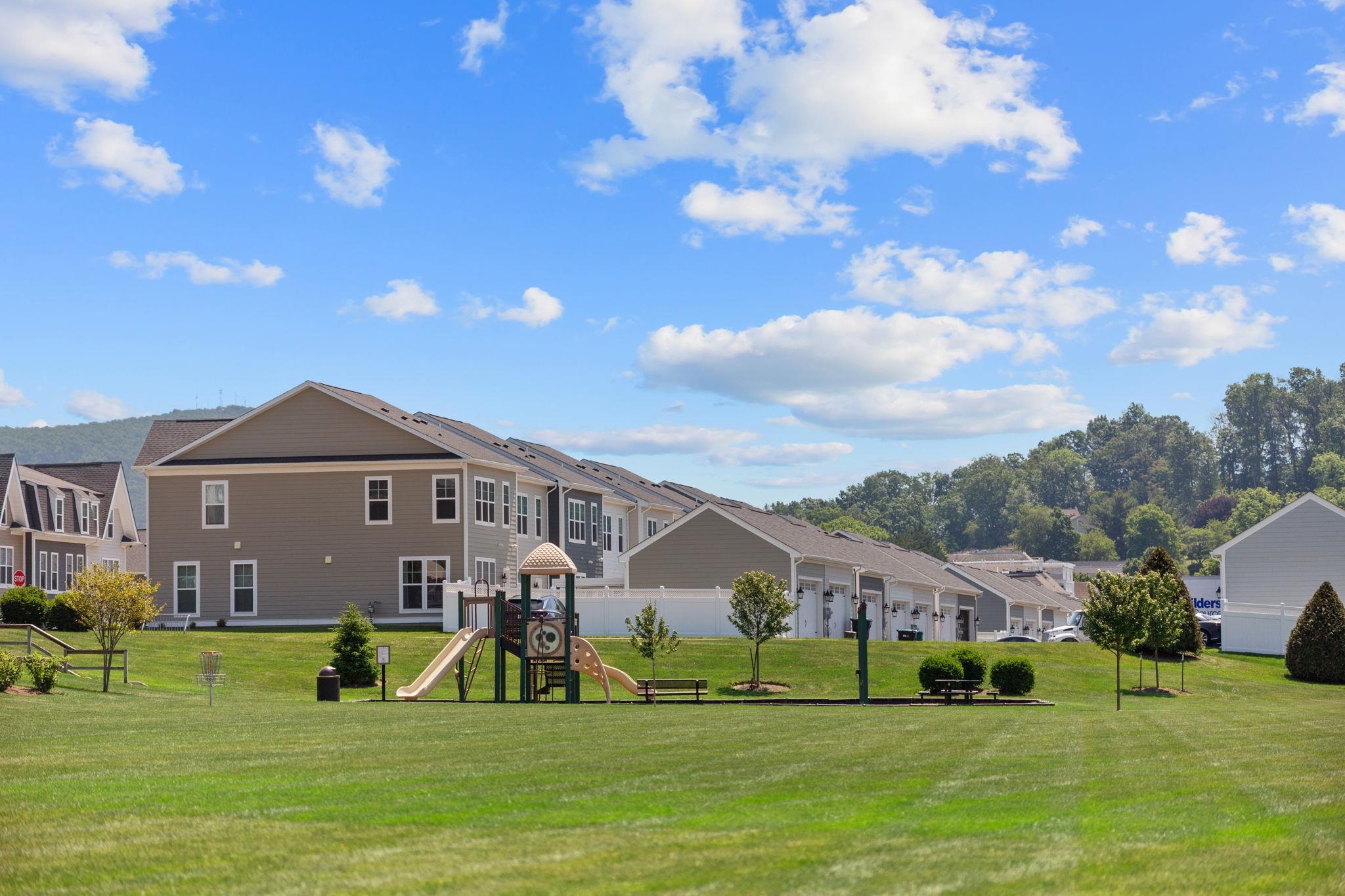2923 PRESTON LAKE BLVD, ROCKINGHAM, Virginia 22801, 4 Bedrooms Bedrooms, ,3 BathroomsBathrooms,Residential,2923 PRESTON LAKE BLVD,676839 MLS # 676839