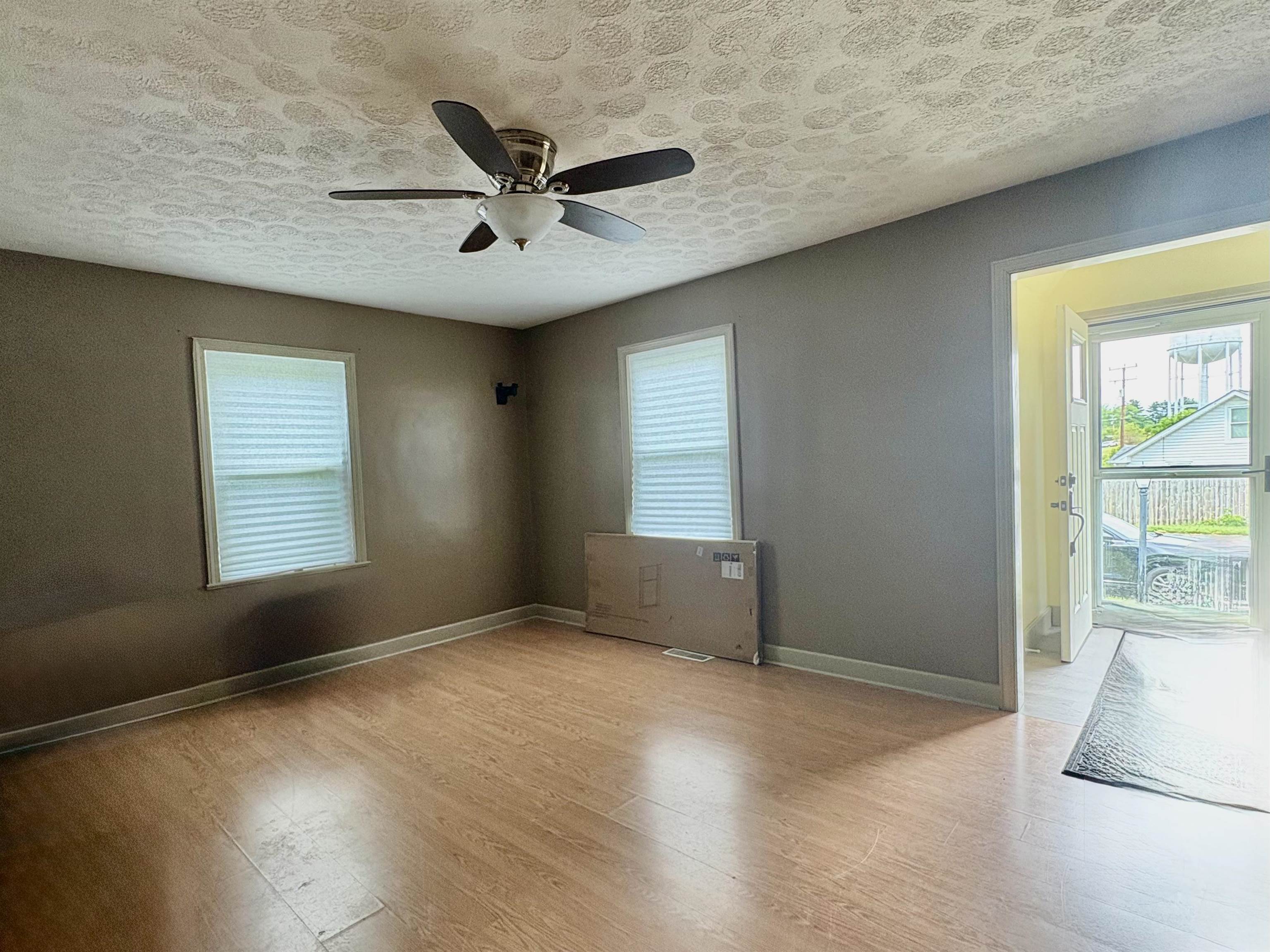 604 LOUDOUN AVE, WAYNESBORO, Virginia 22980, 3 Bedrooms Bedrooms, ,2 BathroomsBathrooms,Residential,604 LOUDOUN AVE,676842 MLS # 676842