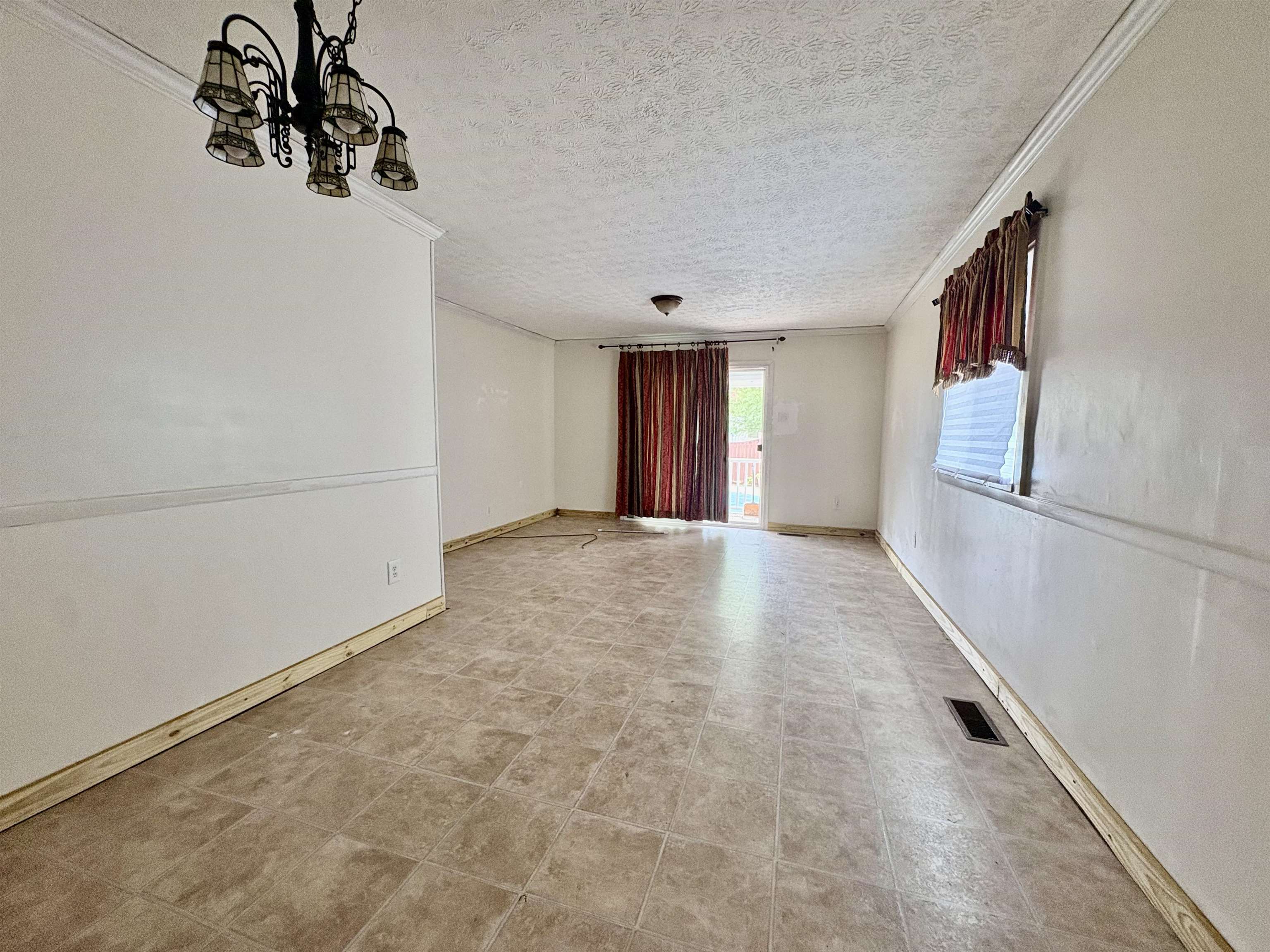 604 LOUDOUN AVE, WAYNESBORO, Virginia 22980, 3 Bedrooms Bedrooms, ,2 BathroomsBathrooms,Residential,604 LOUDOUN AVE,676842 MLS # 676842