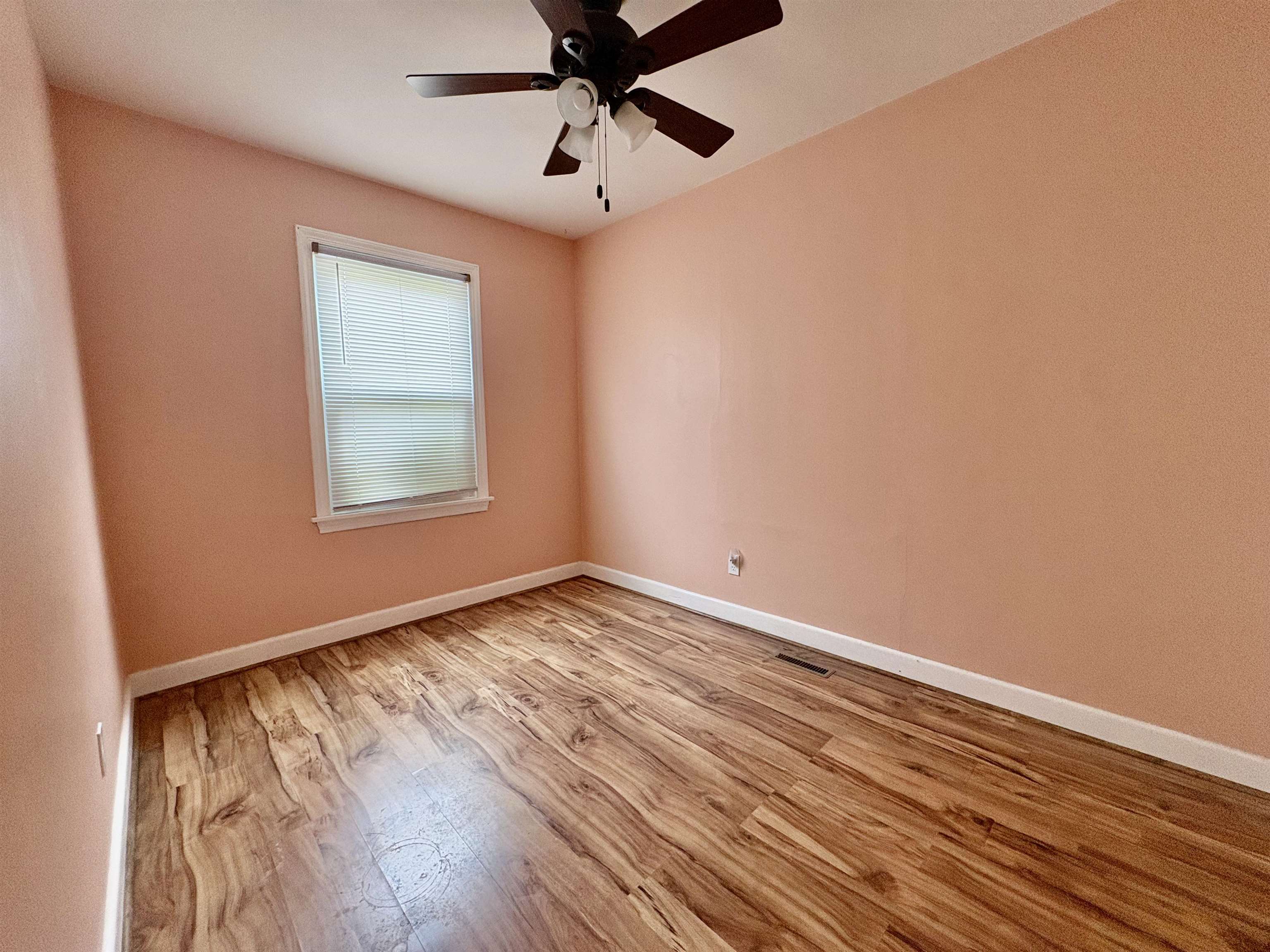 604 LOUDOUN AVE, WAYNESBORO, Virginia 22980, 3 Bedrooms Bedrooms, ,2 BathroomsBathrooms,Residential,604 LOUDOUN AVE,676842 MLS # 676842