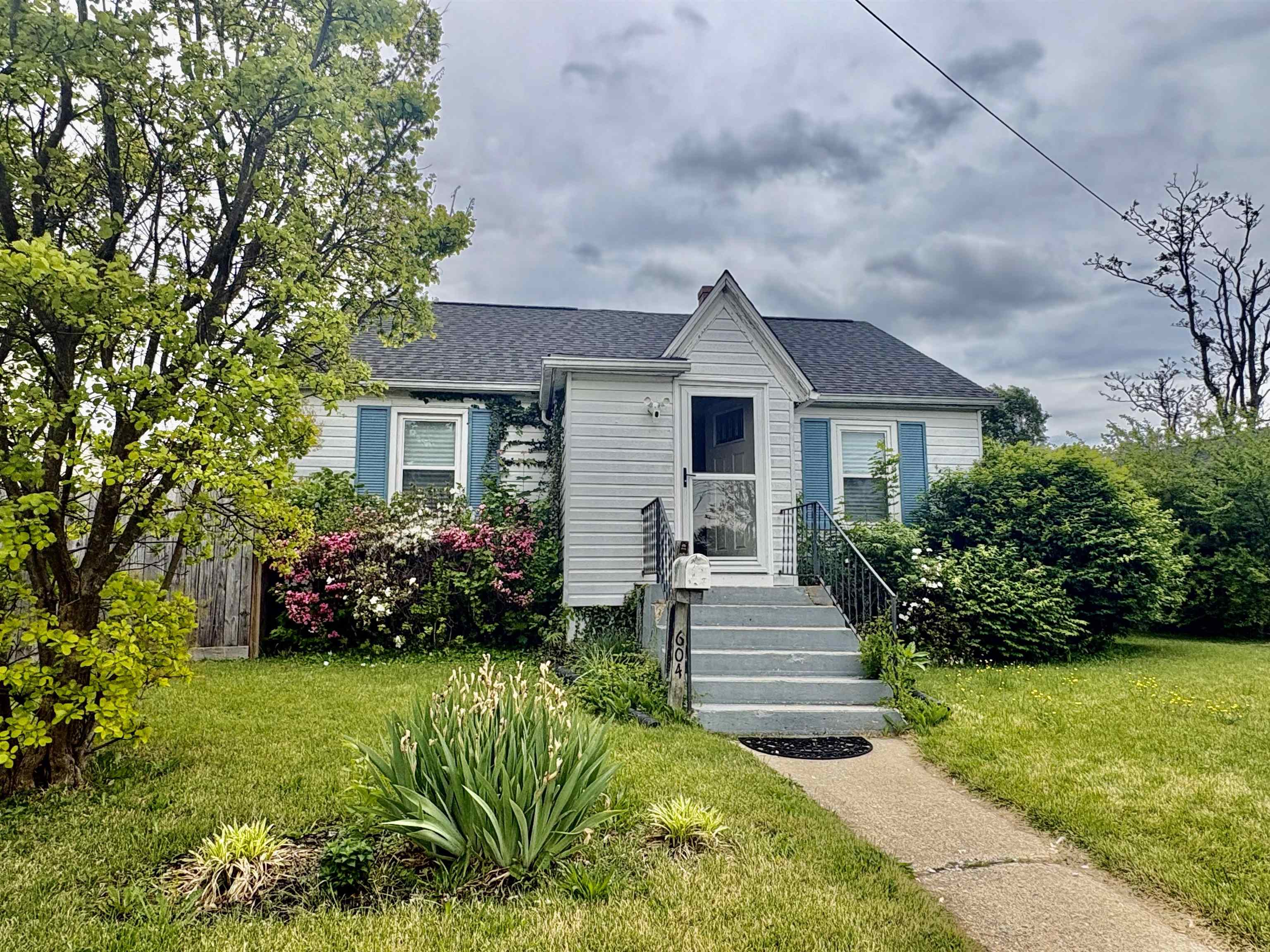 604 LOUDOUN AVE, WAYNESBORO, Virginia 22980, 3 Bedrooms Bedrooms, ,2 BathroomsBathrooms,Residential,604 LOUDOUN AVE,676842 MLS # 676842