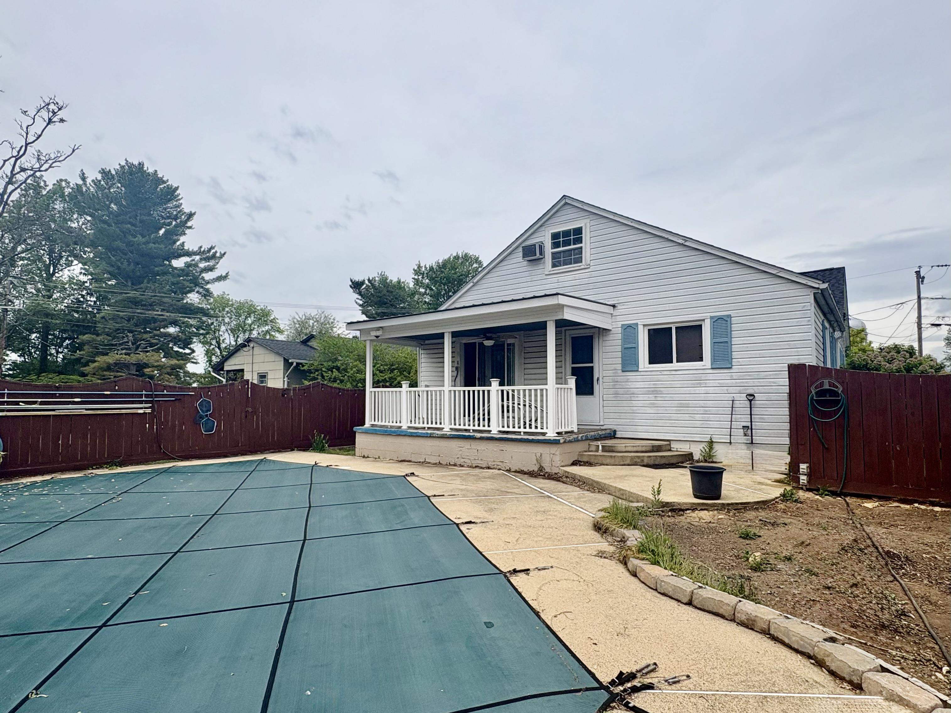 604 LOUDOUN AVE, WAYNESBORO, Virginia 22980, 3 Bedrooms Bedrooms, ,2 BathroomsBathrooms,Residential,604 LOUDOUN AVE,676842 MLS # 676842