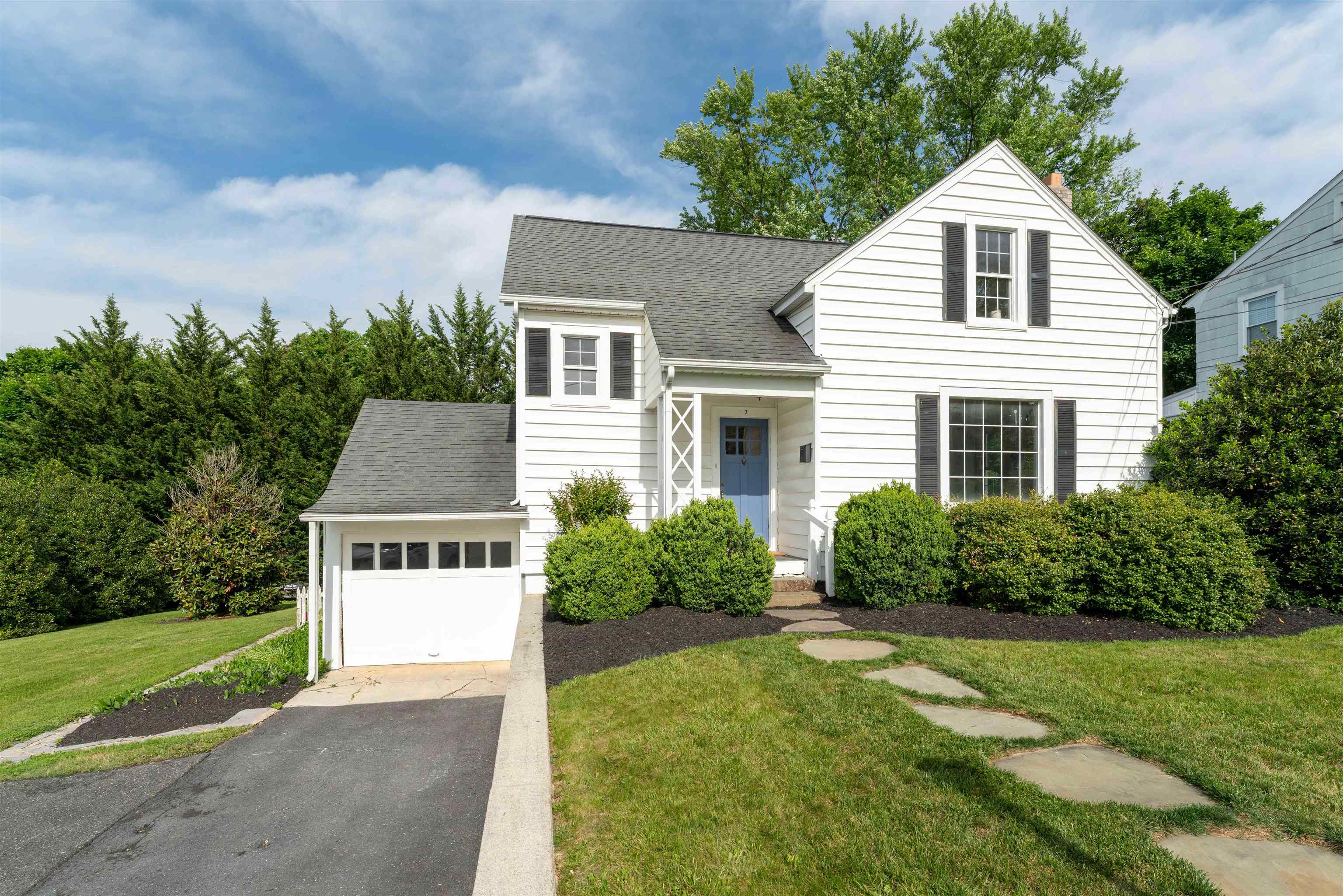 7 TAYLOR ST, STAUNTON, Virginia 24401, 3 Bedrooms Bedrooms, ,1 BathroomBathrooms,Residential,7 TAYLOR ST,676844 MLS # 676844