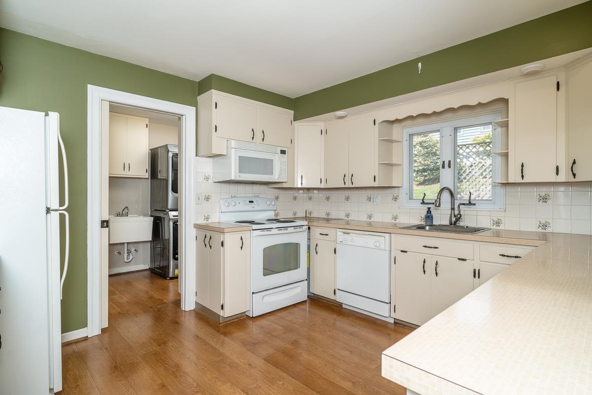 1401 COLLEGE AVE, HARRISONBURG, Virginia 22802, 3 Bedrooms Bedrooms, ,2 BathroomsBathrooms,Residential,1401 COLLEGE AVE,676847 MLS # 676847