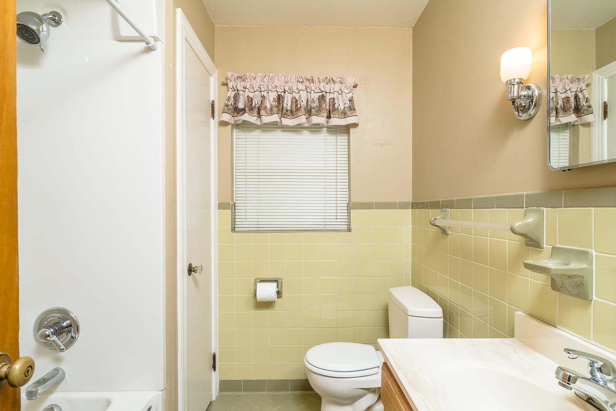 1401 COLLEGE AVE, HARRISONBURG, Virginia 22802, 3 Bedrooms Bedrooms, ,2 BathroomsBathrooms,Residential,1401 COLLEGE AVE,676847 MLS # 676847