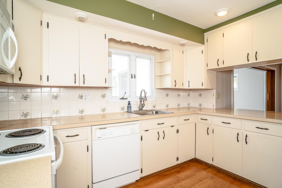 1401 COLLEGE AVE, HARRISONBURG, Virginia 22802, 3 Bedrooms Bedrooms, ,2 BathroomsBathrooms,Residential,1401 COLLEGE AVE,676847 MLS # 676847