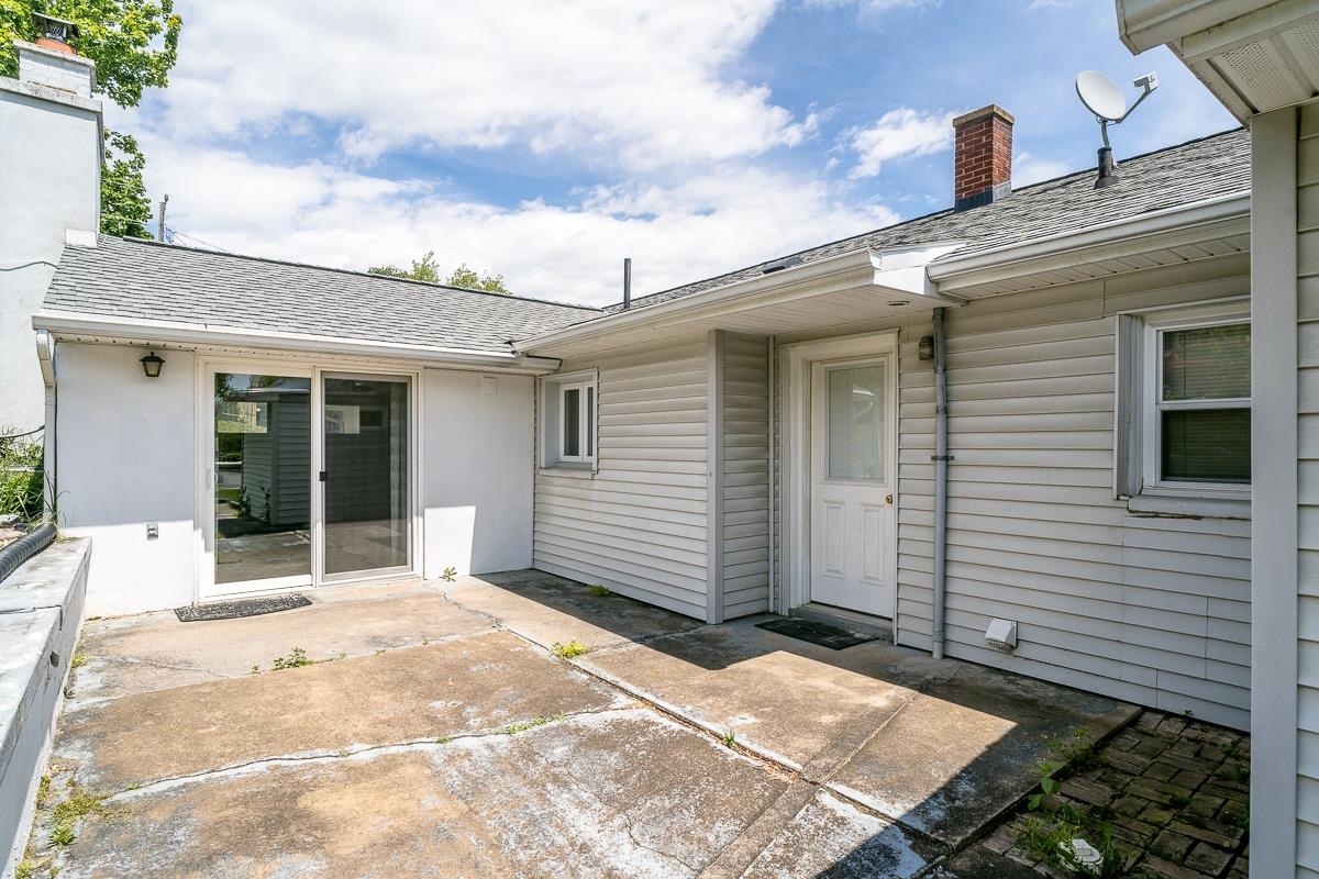 1401 COLLEGE AVE, HARRISONBURG, Virginia 22802, 3 Bedrooms Bedrooms, ,2 BathroomsBathrooms,Residential,1401 COLLEGE AVE,676847 MLS # 676847