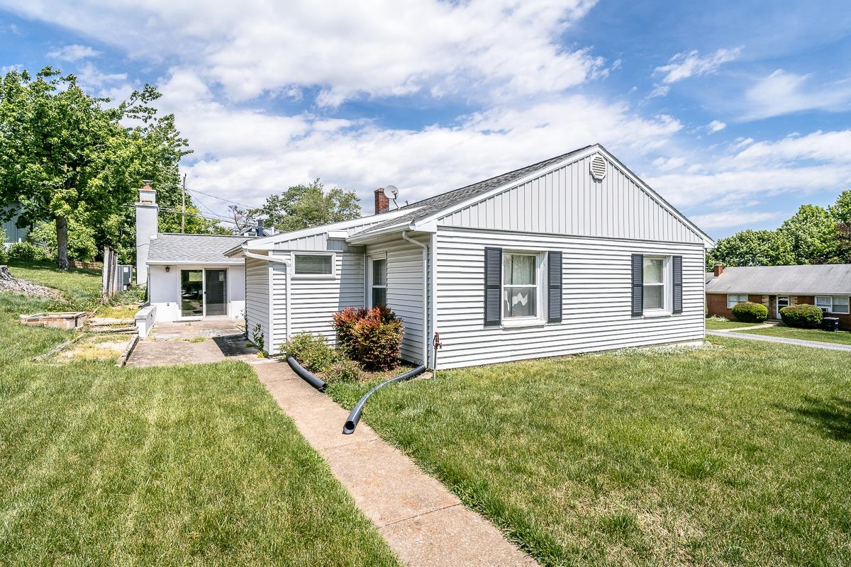 1401 COLLEGE AVE, HARRISONBURG, Virginia 22802, 3 Bedrooms Bedrooms, ,2 BathroomsBathrooms,Residential,1401 COLLEGE AVE,676847 MLS # 676847