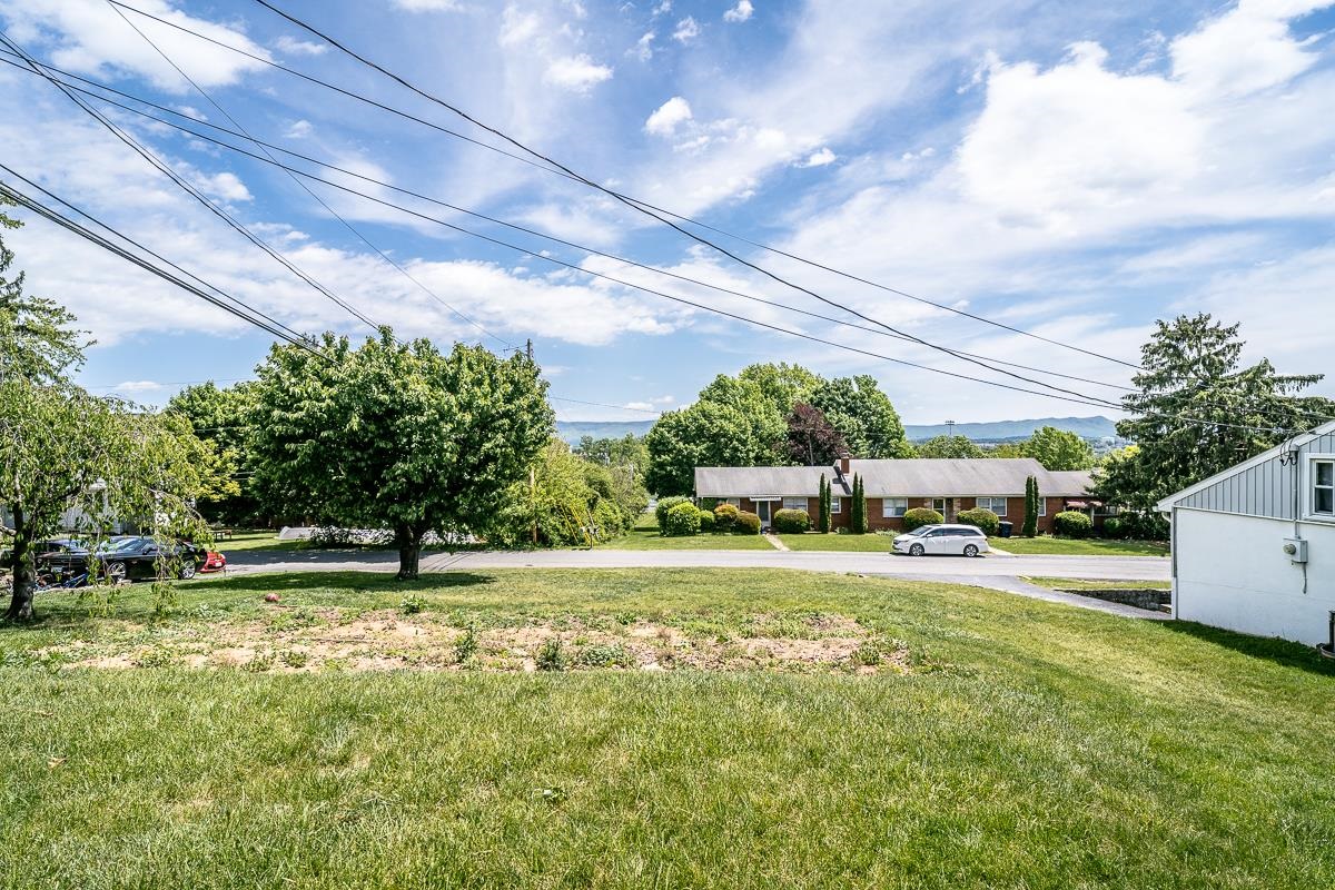 1401 COLLEGE AVE, HARRISONBURG, Virginia 22802, 3 Bedrooms Bedrooms, ,2 BathroomsBathrooms,Residential,1401 COLLEGE AVE,676847 MLS # 676847