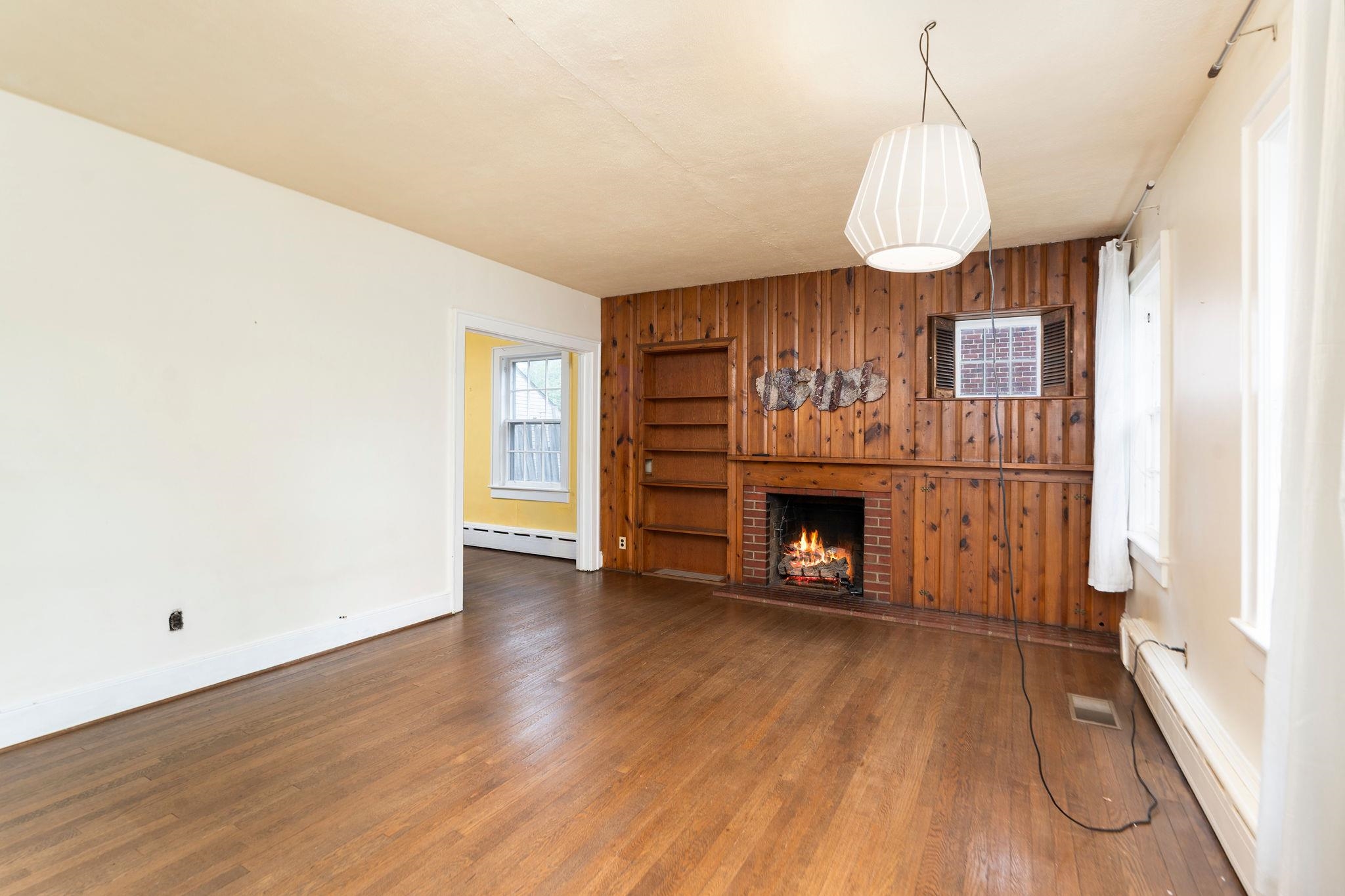 908 LYNDHURST RD, WAYNESBORO, Virginia 22980, 3 Bedrooms Bedrooms, ,2 BathroomsBathrooms,Residential,Charming Cape,908 LYNDHURST RD,676850 MLS # 676850