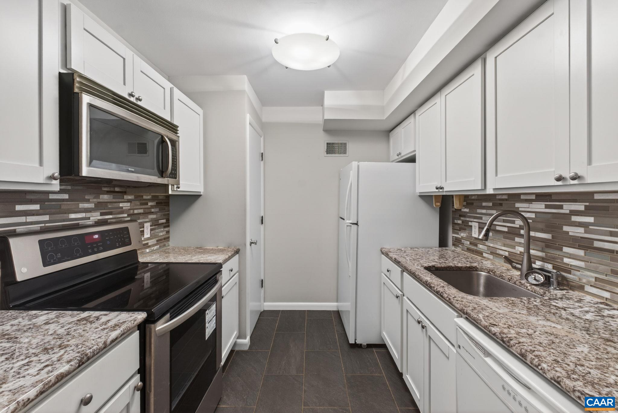 103 TURTLE CREEK RD, CHARLOTTESVILLE, Virginia 22901, 2 Bedrooms Bedrooms, ,2 BathroomsBathrooms,Residential,103 TURTLE CREEK RD,676851 MLS # 676851