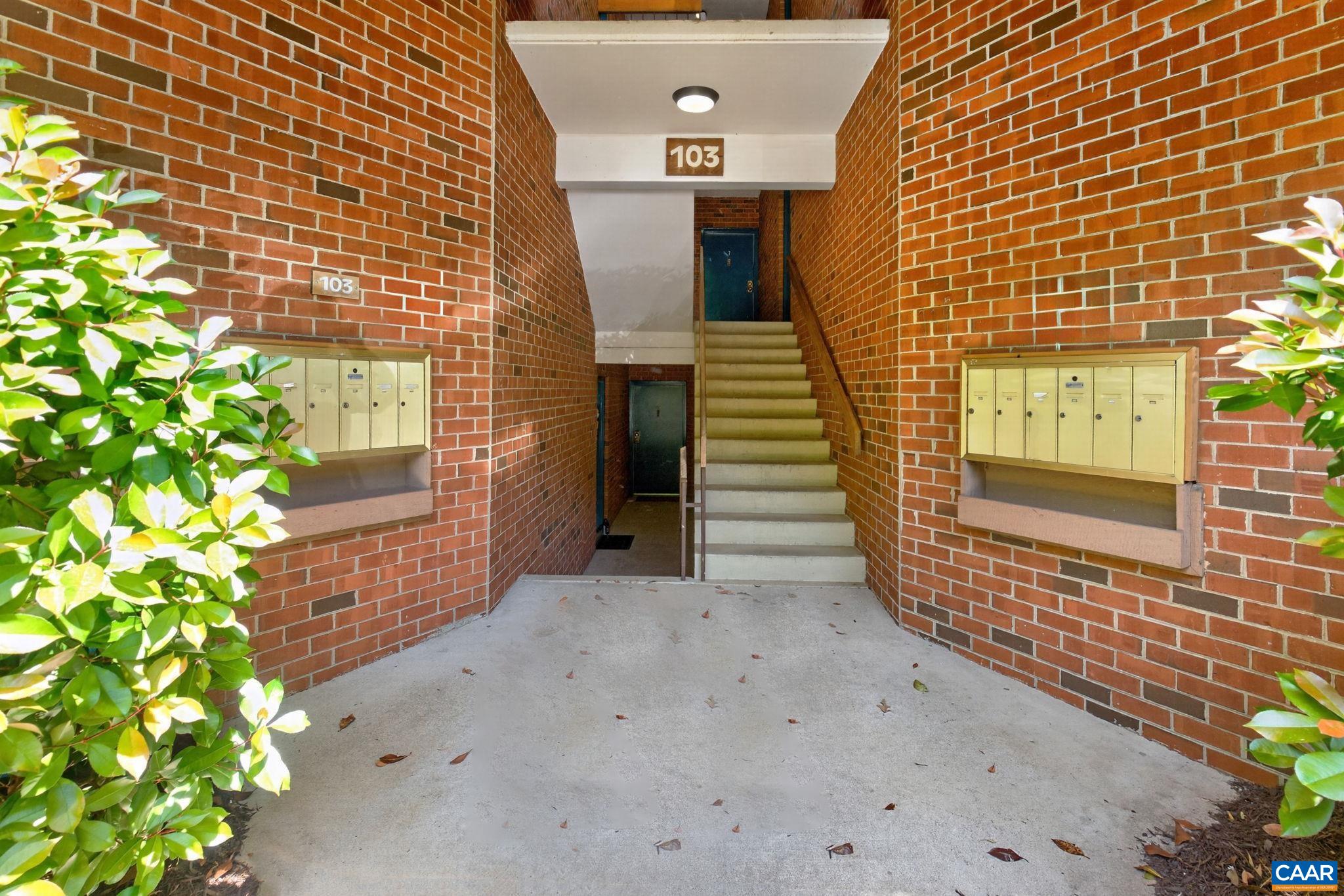 103 TURTLE CREEK RD, CHARLOTTESVILLE, Virginia 22901, 2 Bedrooms Bedrooms, ,2 BathroomsBathrooms,Residential,103 TURTLE CREEK RD,676851 MLS # 676851
