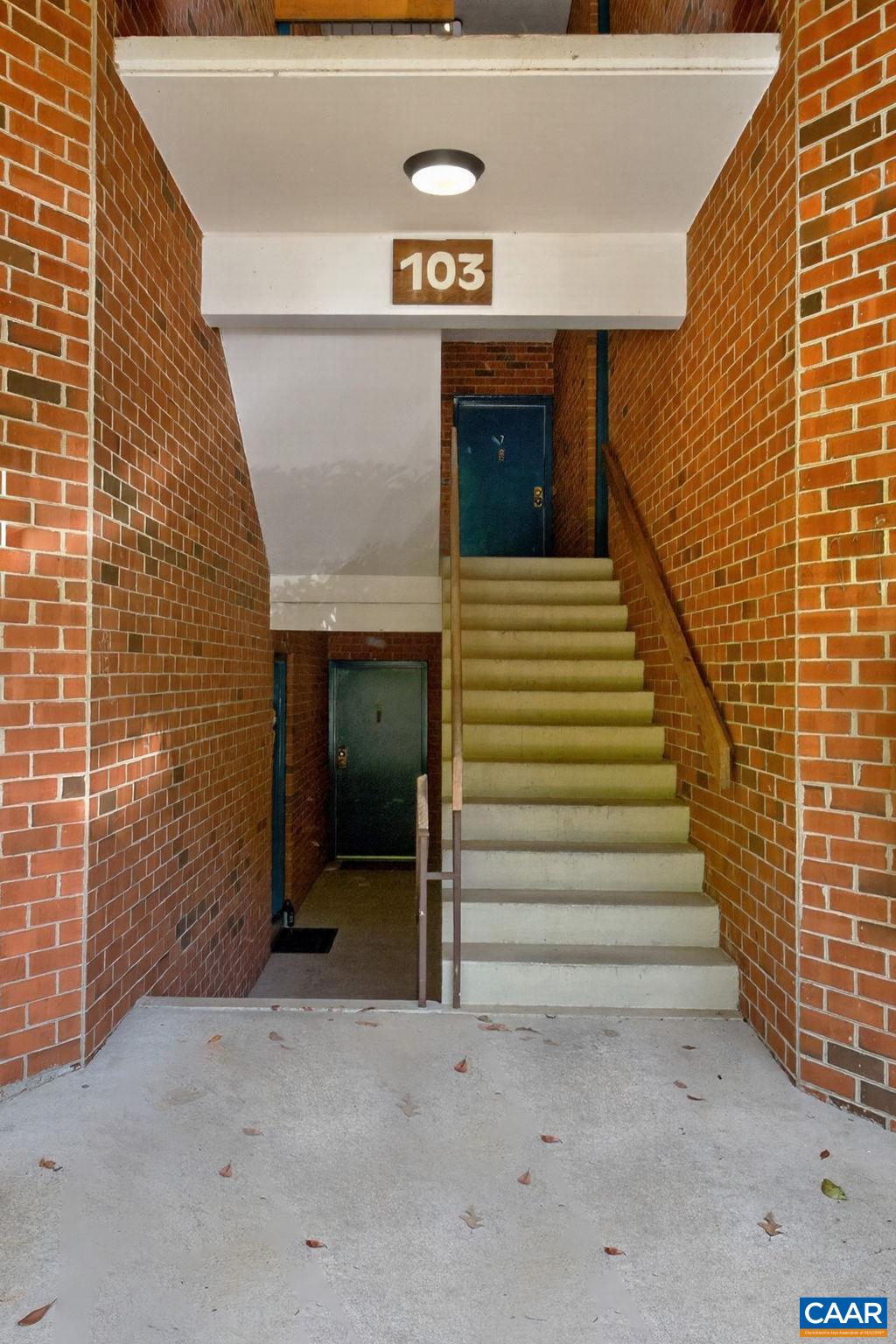 103 TURTLE CREEK RD, CHARLOTTESVILLE, Virginia 22901, 2 Bedrooms Bedrooms, ,2 BathroomsBathrooms,Residential,103 TURTLE CREEK RD,676851 MLS # 676851