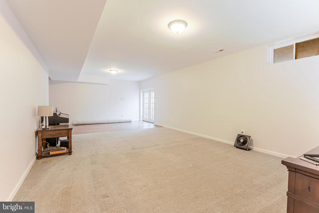 8007 PEMBROKE CIR, SPOTSYLVANIA, Virginia 22551, 4 Bedrooms Bedrooms, ,3 BathroomsBathrooms,Residential,8007 PEMBROKE CIR,VASP2038934 MLS # VASP2038934