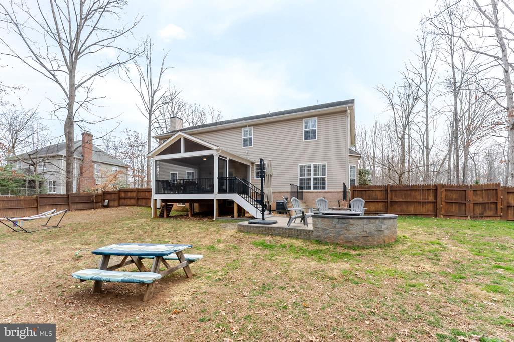 8007 PEMBROKE CIR, SPOTSYLVANIA, Virginia 22551, 4 Bedrooms Bedrooms, ,3 BathroomsBathrooms,Residential,8007 PEMBROKE CIR,VASP2038934 MLS # VASP2038934