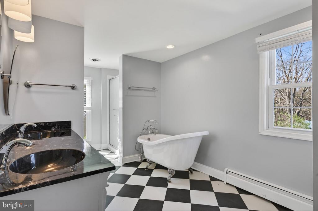 422 MECHANIC ST, LURAY, Virginia 22835, 5 Bedrooms Bedrooms, ,2 BathroomsBathrooms,Residential,422 MECHANIC ST,VAPA2006220 MLS # VAPA2006220