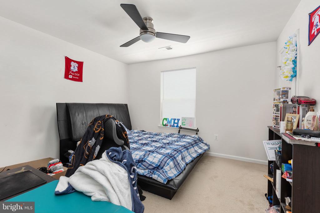 5812 SPRUCE VALLEY DR, FREDERICKSBURG, Virginia 22407, 4 Bedrooms Bedrooms, ,4 BathroomsBathrooms,Residential,5812 SPRUCE VALLEY DR,VASP2041626 MLS # VASP2041626