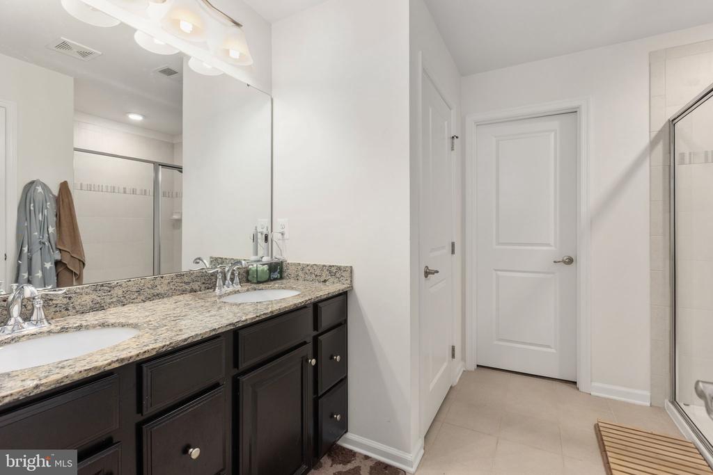5812 SPRUCE VALLEY DR, FREDERICKSBURG, Virginia 22407, 4 Bedrooms Bedrooms, ,4 BathroomsBathrooms,Residential,5812 SPRUCE VALLEY DR,VASP2041626 MLS # VASP2041626
