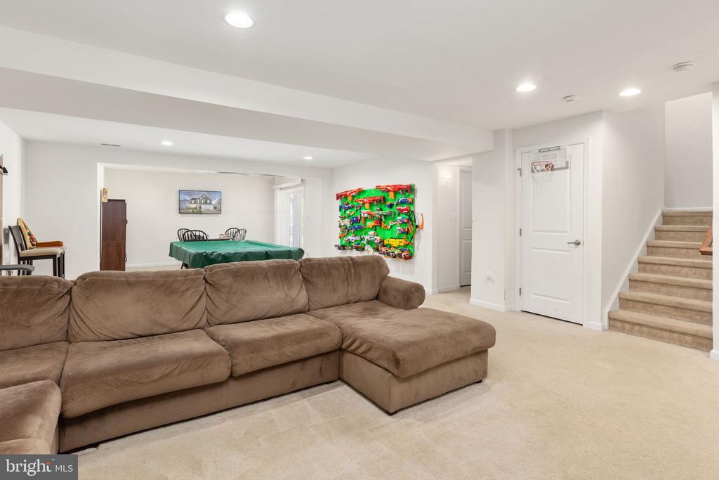 5812 SPRUCE VALLEY DR, FREDERICKSBURG, Virginia 22407, 4 Bedrooms Bedrooms, ,4 BathroomsBathrooms,Residential,5812 SPRUCE VALLEY DR,VASP2041626 MLS # VASP2041626