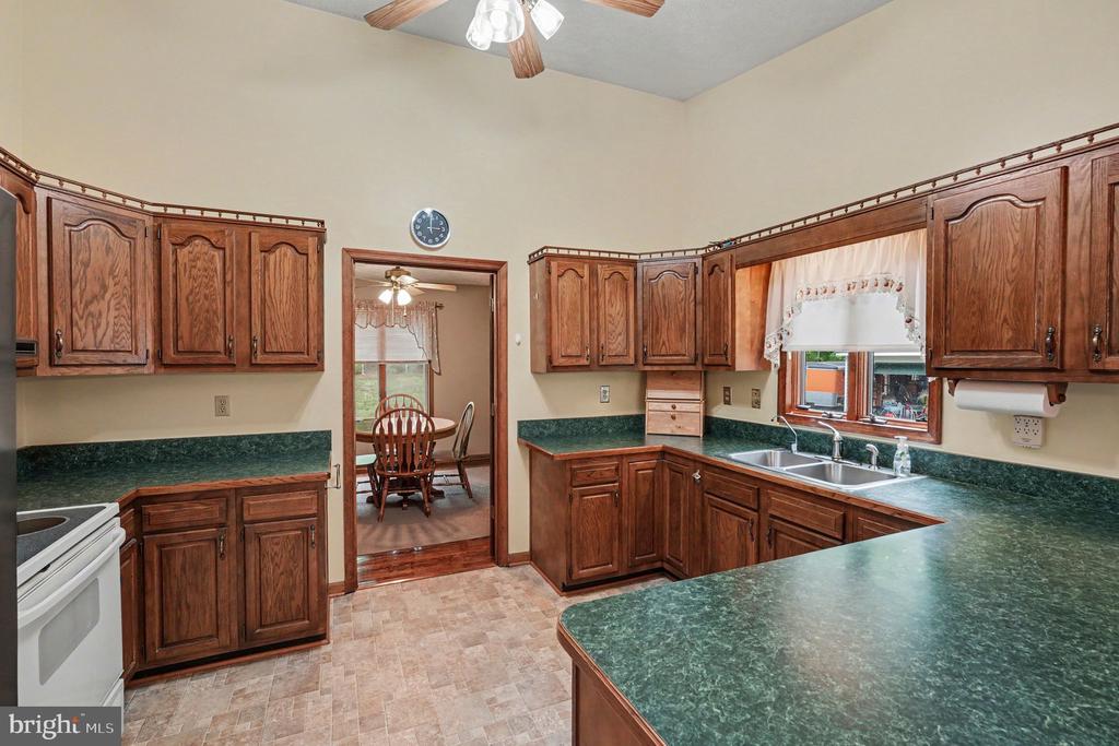 12533 APPLE LN, UNIONVILLE, Virginia 22567, 4 Bedrooms Bedrooms, ,3 BathroomsBathrooms,Residential,12533 APPLE LN,VAOR2014088 MLS # VAOR2014088