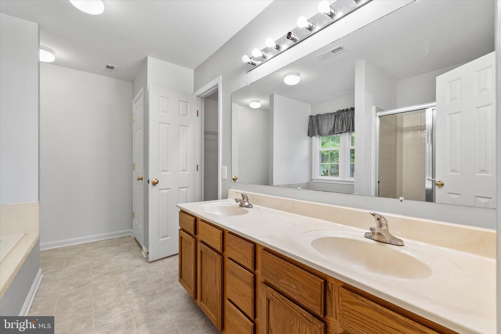 3706 ANDOVER LN, FREDERICKSBURG, Virginia 22408, 3 Bedrooms Bedrooms, ,2 BathroomsBathrooms,Residential,3706 ANDOVER LN,VASP2040232 MLS # VASP2040232