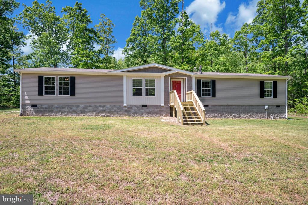 14200 W CATHARPIN RD, SPOTSYLVANIA, Virginia 22551, 4 Bedrooms Bedrooms, ,2 BathroomsBathrooms,Residential,14200 W CATHARPIN RD,VASP2041206 MLS # VASP2041206
