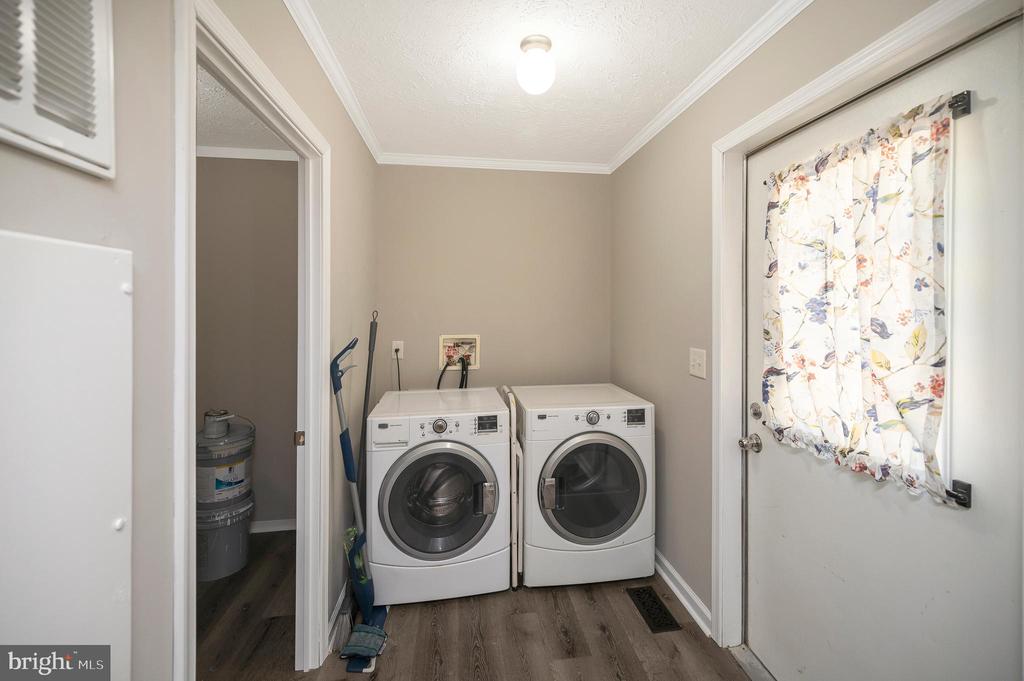 14200 W CATHARPIN RD, SPOTSYLVANIA, Virginia 22551, 4 Bedrooms Bedrooms, ,2 BathroomsBathrooms,Residential,14200 W CATHARPIN RD,VASP2041206 MLS # VASP2041206