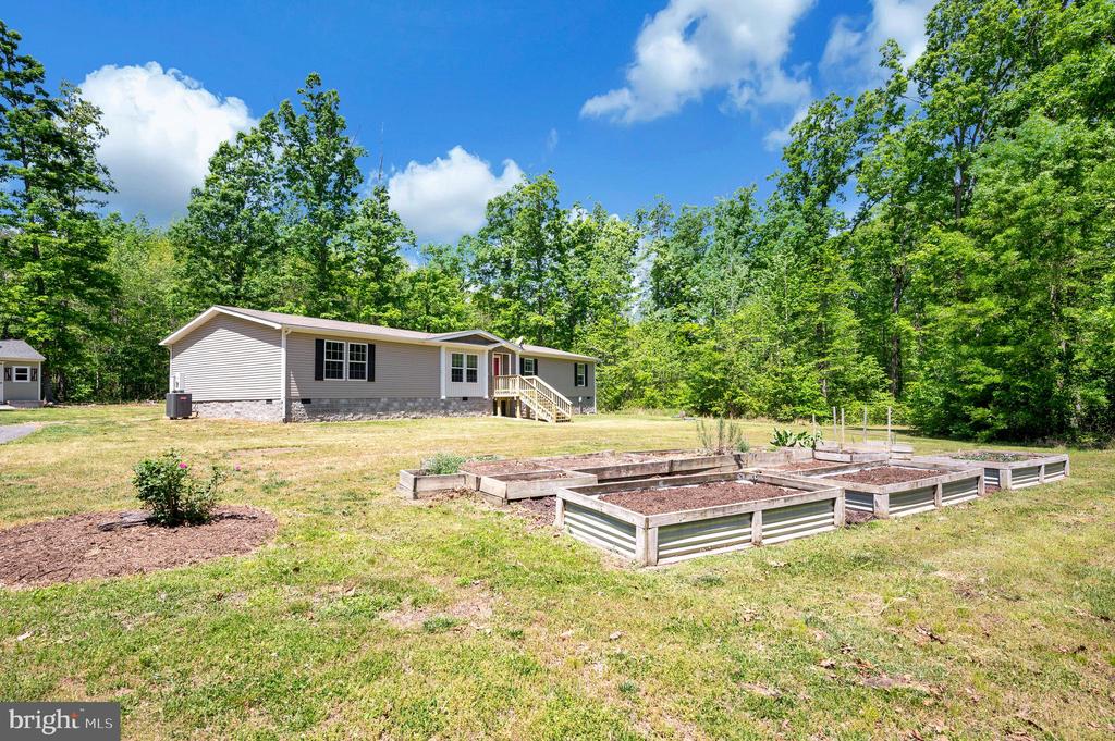 14200 W CATHARPIN RD, SPOTSYLVANIA, Virginia 22551, 4 Bedrooms Bedrooms, ,2 BathroomsBathrooms,Residential,14200 W CATHARPIN RD,VASP2041206 MLS # VASP2041206