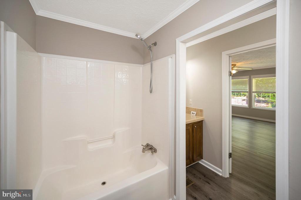 14200 W CATHARPIN RD, SPOTSYLVANIA, Virginia 22551, 4 Bedrooms Bedrooms, ,2 BathroomsBathrooms,Residential,14200 W CATHARPIN RD,VASP2041206 MLS # VASP2041206