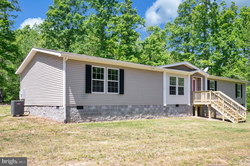 14200 W CATHARPIN RD, SPOTSYLVANIA, Virginia 22551, 4 Bedrooms Bedrooms, ,2 BathroomsBathrooms,Residential,14200 W CATHARPIN RD,VASP2041206 MLS # VASP2041206