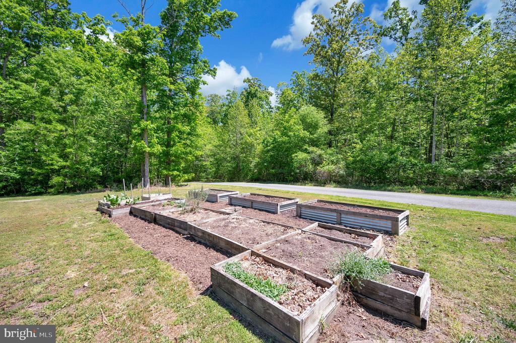 14200 W CATHARPIN RD, SPOTSYLVANIA, Virginia 22551, 4 Bedrooms Bedrooms, ,2 BathroomsBathrooms,Residential,14200 W CATHARPIN RD,VASP2041206 MLS # VASP2041206