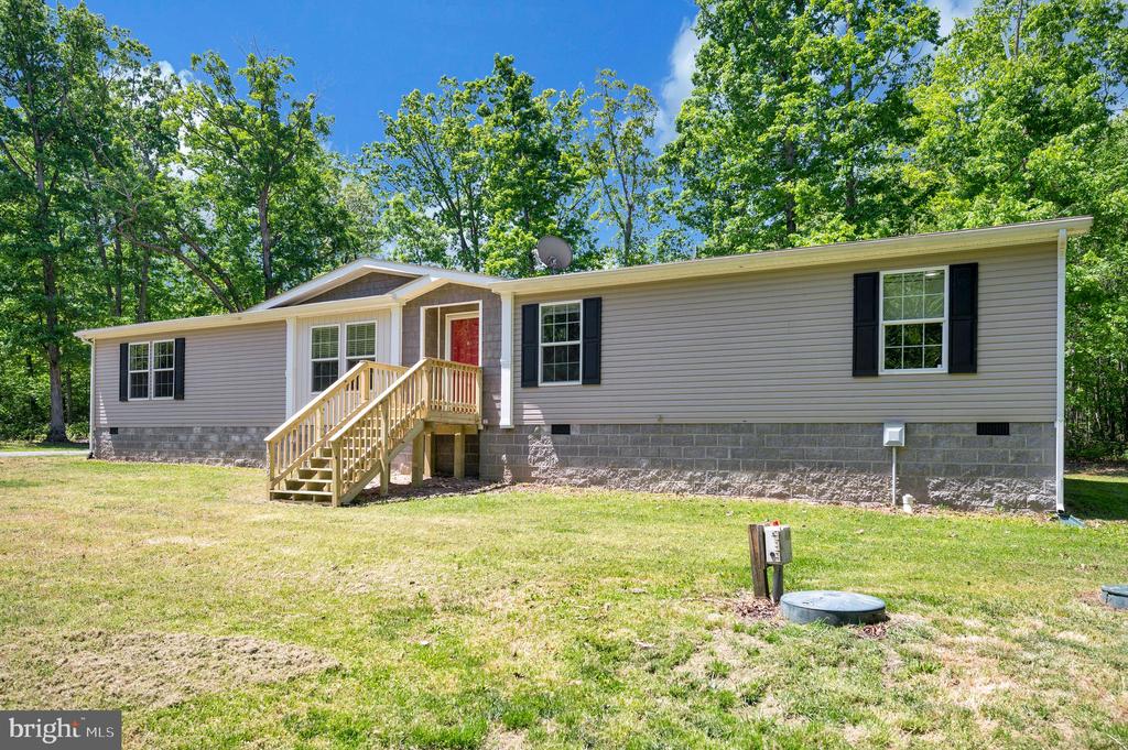 14200 W CATHARPIN RD, SPOTSYLVANIA, Virginia 22551, 4 Bedrooms Bedrooms, ,2 BathroomsBathrooms,Residential,14200 W CATHARPIN RD,VASP2041206 MLS # VASP2041206