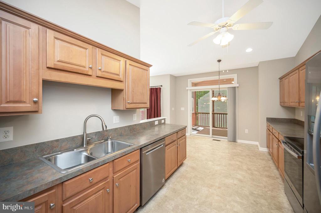 209 SAND TRAP LN, LOCUST GROVE, Virginia 22508, 5 Bedrooms Bedrooms, ,3 BathroomsBathrooms,Residential,209 SAND TRAP LN,VAOR2014068 MLS # VAOR2014068