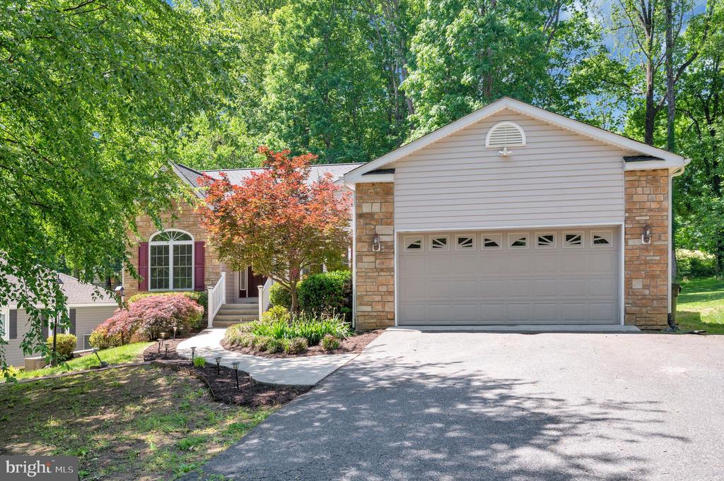 209 SAND TRAP LN, LOCUST GROVE, Virginia 22508, 5 Bedrooms Bedrooms, ,3 BathroomsBathrooms,Residential,209 SAND TRAP LN,VAOR2014068 MLS # VAOR2014068
