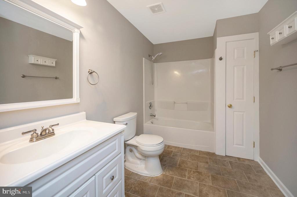 209 SAND TRAP LN, LOCUST GROVE, Virginia 22508, 5 Bedrooms Bedrooms, ,3 BathroomsBathrooms,Residential,209 SAND TRAP LN,VAOR2014068 MLS # VAOR2014068