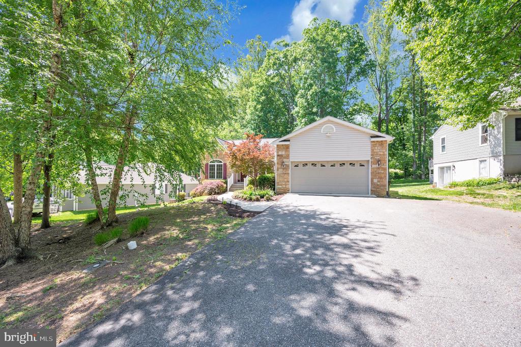 209 SAND TRAP LN, LOCUST GROVE, Virginia 22508, 5 Bedrooms Bedrooms, ,3 BathroomsBathrooms,Residential,209 SAND TRAP LN,VAOR2014068 MLS # VAOR2014068