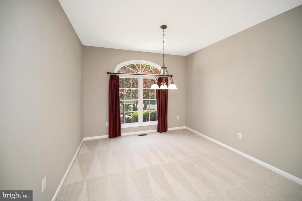 209 SAND TRAP LN, LOCUST GROVE, Virginia 22508, 5 Bedrooms Bedrooms, ,3 BathroomsBathrooms,Residential,209 SAND TRAP LN,VAOR2014068 MLS # VAOR2014068