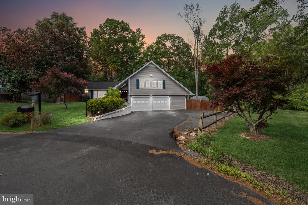4 POND CIR, FREDERICKSBURG, Virginia 22407, 4 Bedrooms Bedrooms, ,2 BathroomsBathrooms,Residential,BREEZEWOOD,4 POND CIR,VASP2041720 MLS # VASP2041720