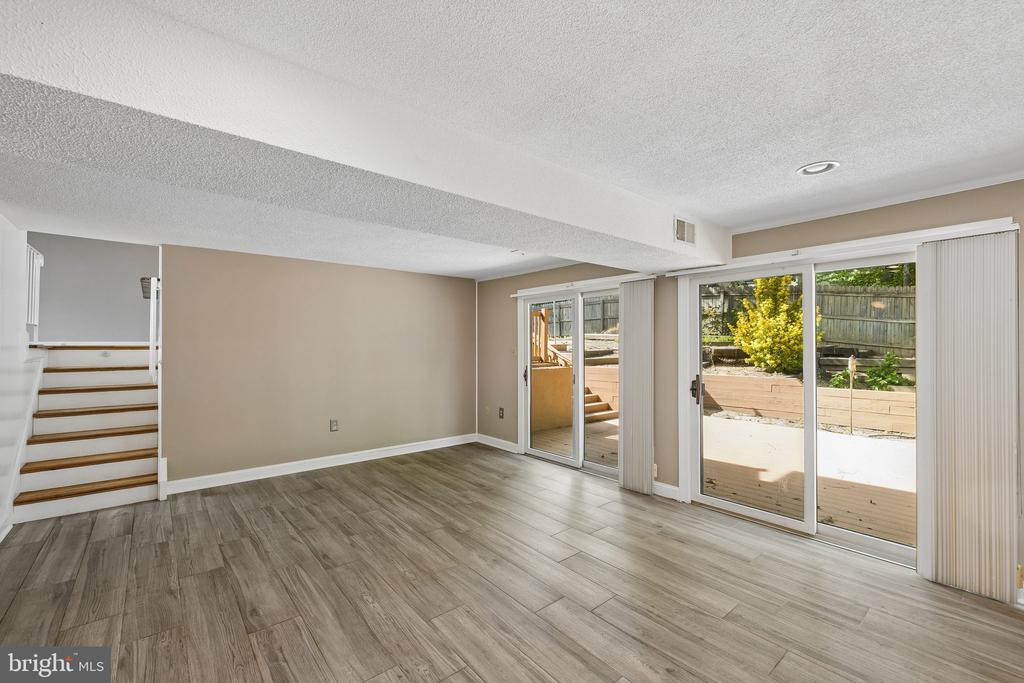4 POND CIR, FREDERICKSBURG, Virginia 22407, 4 Bedrooms Bedrooms, ,2 BathroomsBathrooms,Residential,BREEZEWOOD,4 POND CIR,VASP2041720 MLS # VASP2041720