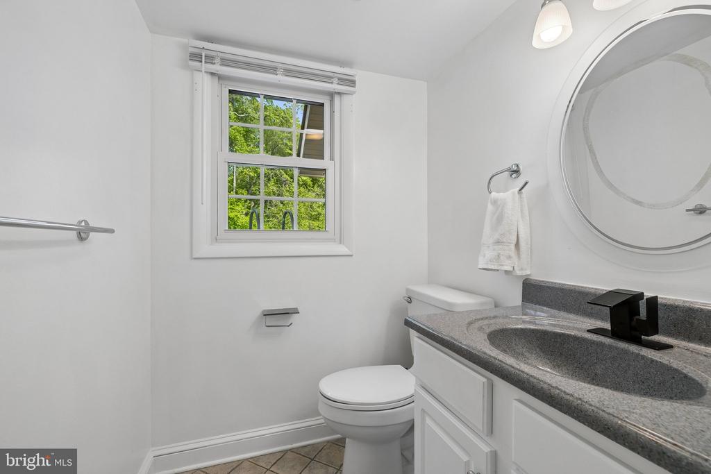 4 POND CIR, FREDERICKSBURG, Virginia 22407, 4 Bedrooms Bedrooms, ,2 BathroomsBathrooms,Residential,BREEZEWOOD,4 POND CIR,VASP2041720 MLS # VASP2041720