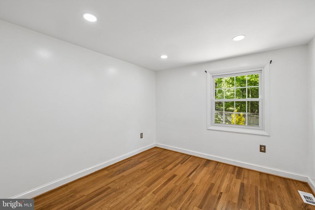 4 POND CIR, FREDERICKSBURG, Virginia 22407, 4 Bedrooms Bedrooms, ,2 BathroomsBathrooms,Residential,BREEZEWOOD,4 POND CIR,VASP2041720 MLS # VASP2041720