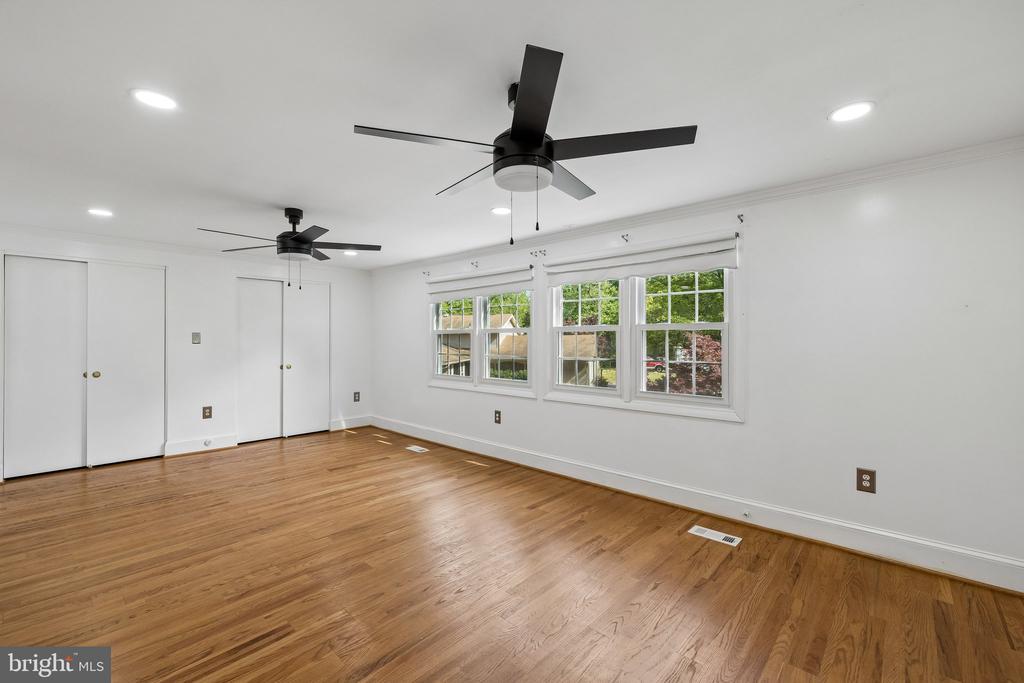 4 POND CIR, FREDERICKSBURG, Virginia 22407, 4 Bedrooms Bedrooms, ,2 BathroomsBathrooms,Residential,BREEZEWOOD,4 POND CIR,VASP2041720 MLS # VASP2041720