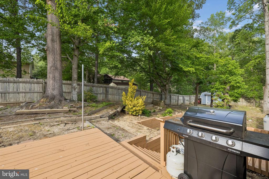 4 POND CIR, FREDERICKSBURG, Virginia 22407, 4 Bedrooms Bedrooms, ,2 BathroomsBathrooms,Residential,BREEZEWOOD,4 POND CIR,VASP2041720 MLS # VASP2041720