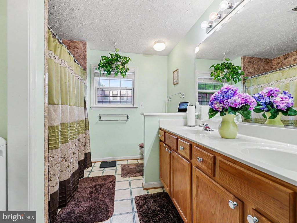 10101 BREAWICK CT, SPOTSYLVANIA, Virginia 22553, 4 Bedrooms Bedrooms, ,2 BathroomsBathrooms,Residential,10101 BREAWICK CT,VASP2041684 MLS # VASP2041684