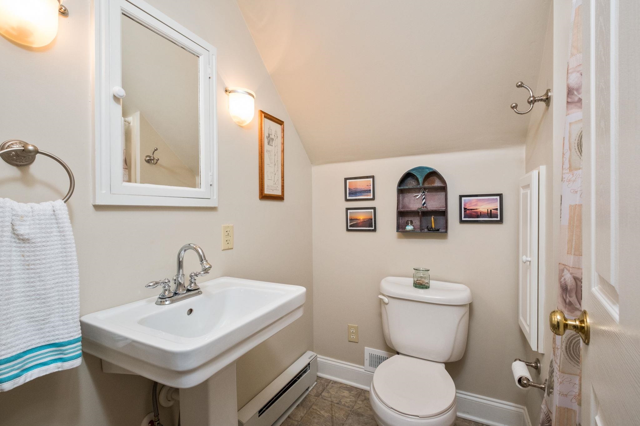 446 MOUNTAIN VIEW DR, STAUNTON, Virginia 24401, 3 Bedrooms Bedrooms, ,2 BathroomsBathrooms,Residential,446 MOUNTAIN VIEW DR,676857 MLS # 676857